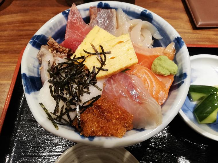 札幌市 花まる 子連れで行ける寿司 海鮮丼ランチ えぞゆるｔｒｉｐ
