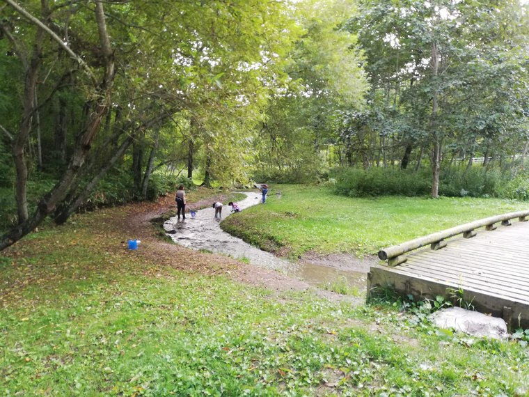 古山貯水池オートキャンプ場の川